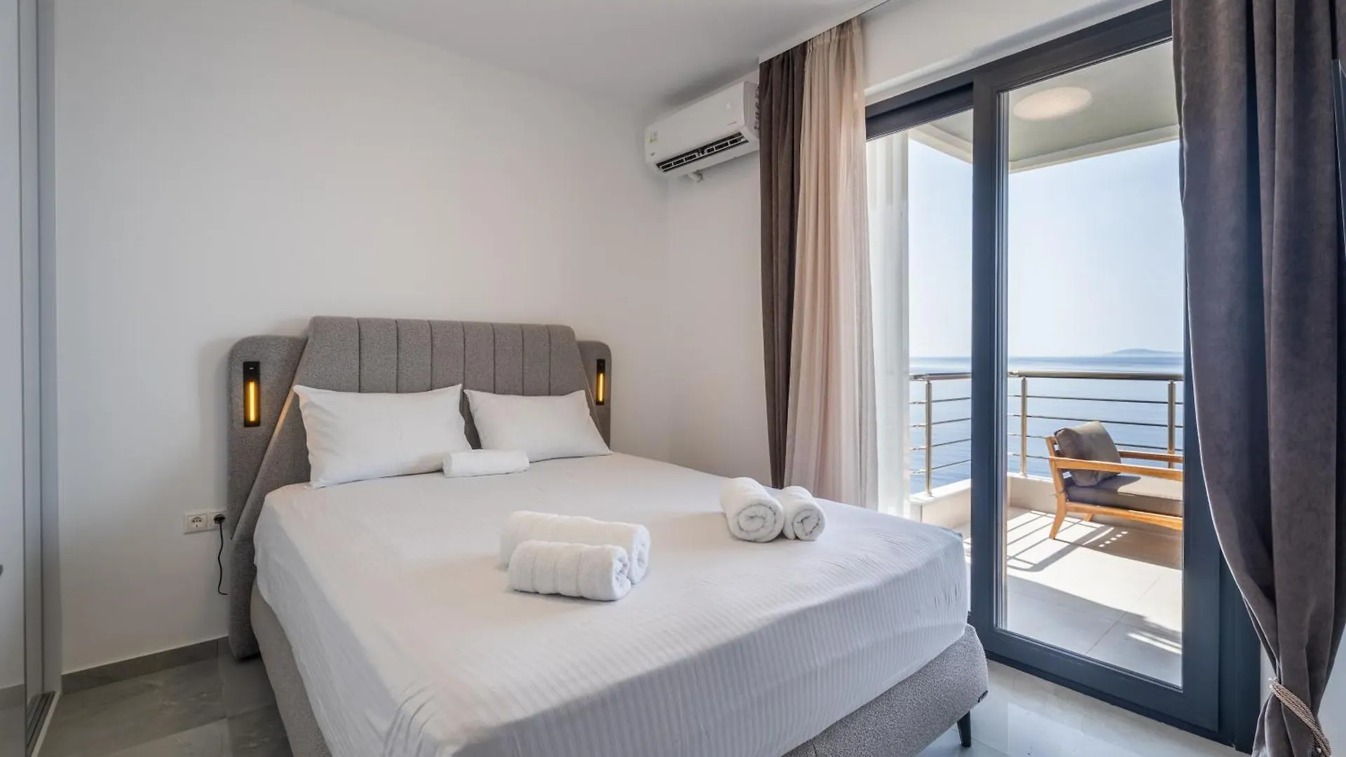 Sithoniars Wave & Wind Luxury Apartment With Infinity Sea View Neos Marmaras Greece